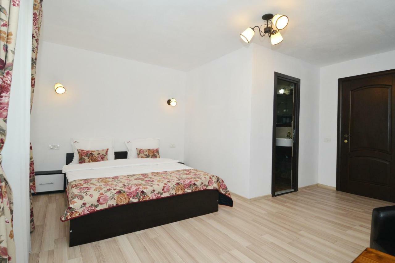 Hôtel Vila Mogan à Moieciu de Jos Extérieur photo